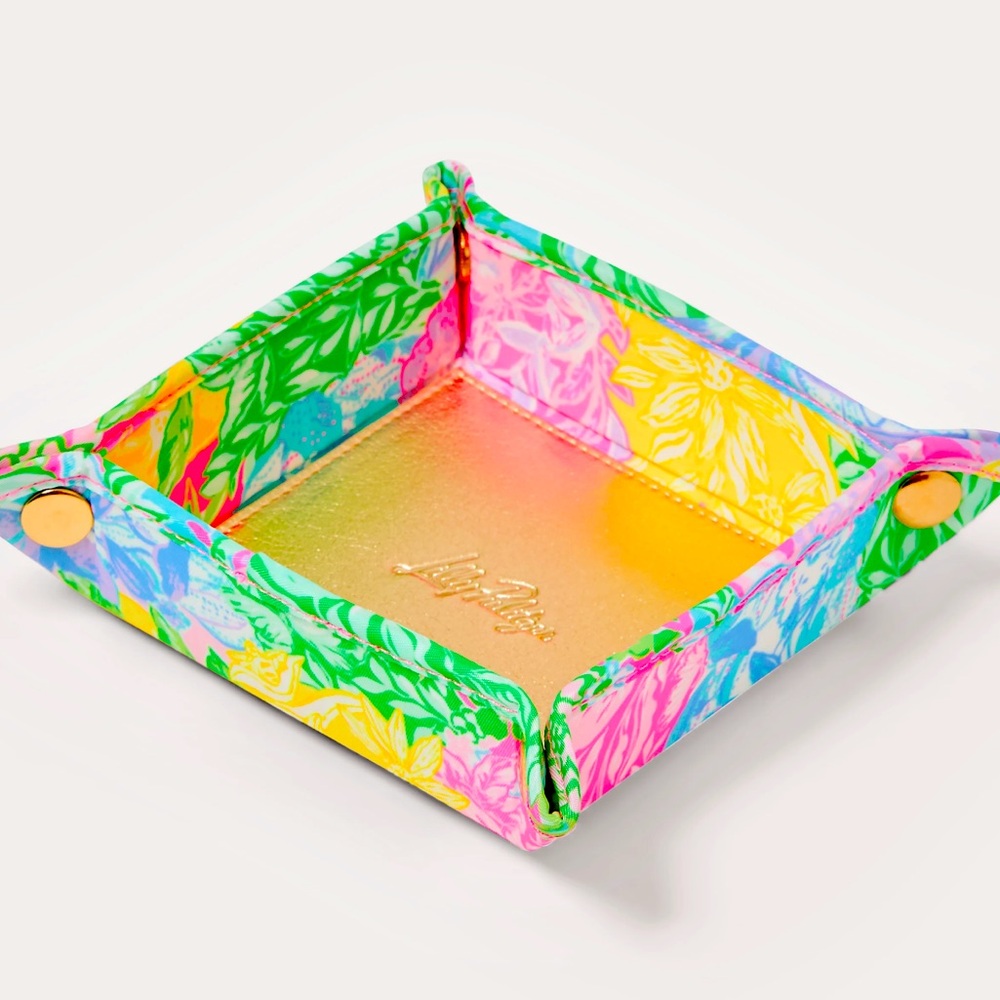 NWT LILLY PULITZER catch all tray-beautiful & practical! Love the metallic gold